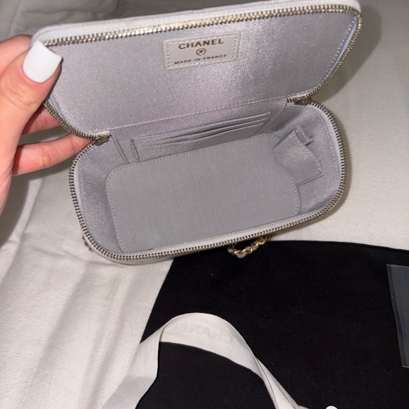 Chanel Ivory Quilted Mini Bag with Gold Accents - Picture 6 of 7